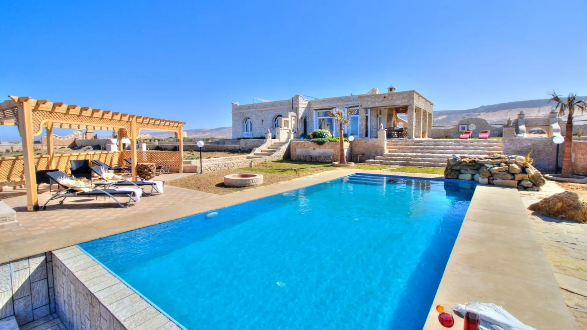 Villa Oceanica By Living Suvayr Fas